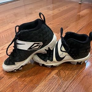 Nike Fast flex Football black cleats size 4